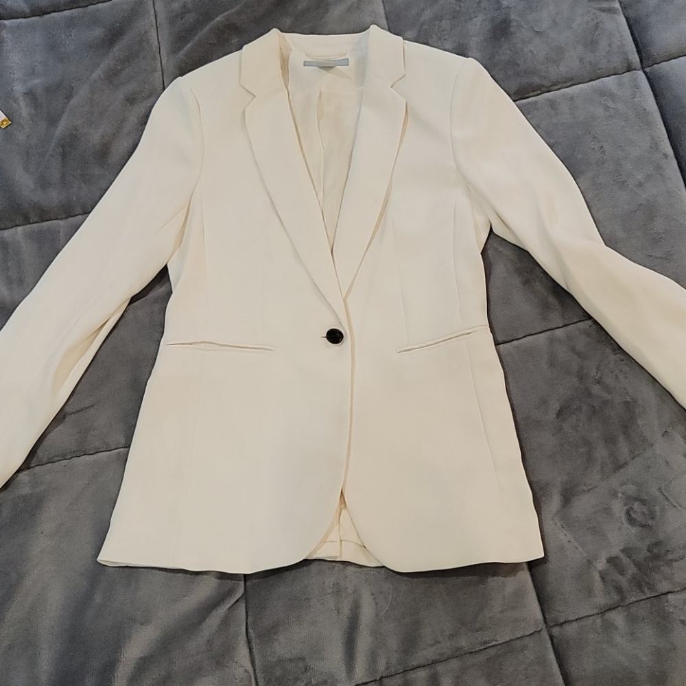H&M blazer worn once. Size 6